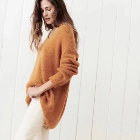 Jenni Kayne Cabin Mohair V Neck Oversized Sweater in Amber Small - Picture 1 of 5